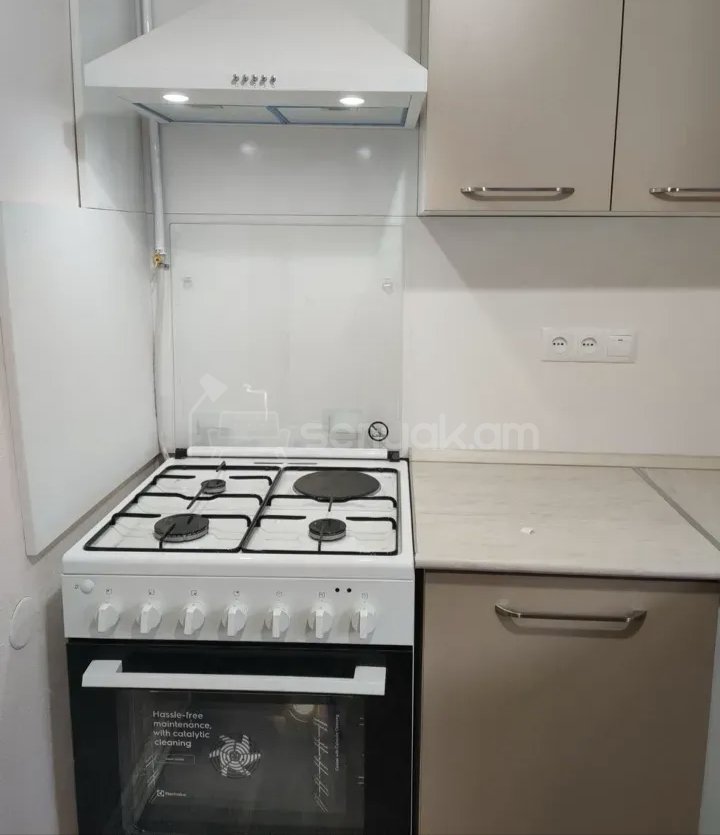 2 Սենյականոց Բնակարան Քարե Շենքում, 54քմ, 2/2 հարկ, Նորմալ Վիճակում, Կահավորված