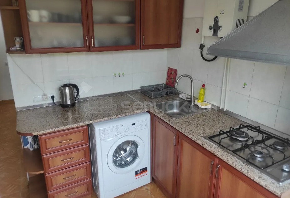 1 Սենյականոց Բնակարան Քարե Շենքում, 32քմ, 5/5 հարկ, Կապիտալ Վերանորոգված
