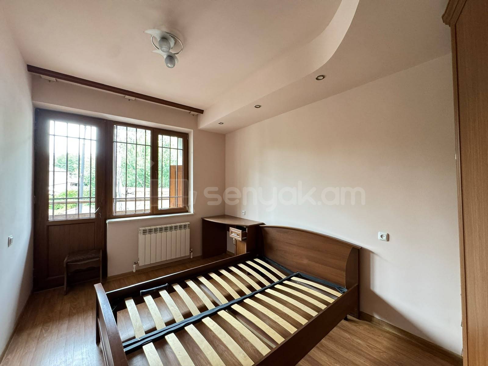 3 Սենյականոց Բնակարան Քարե Շենքում, 106քմ, 2/5 հարկ, Կապիտալ Վերանորոգված, Կահավորված, Արևկող