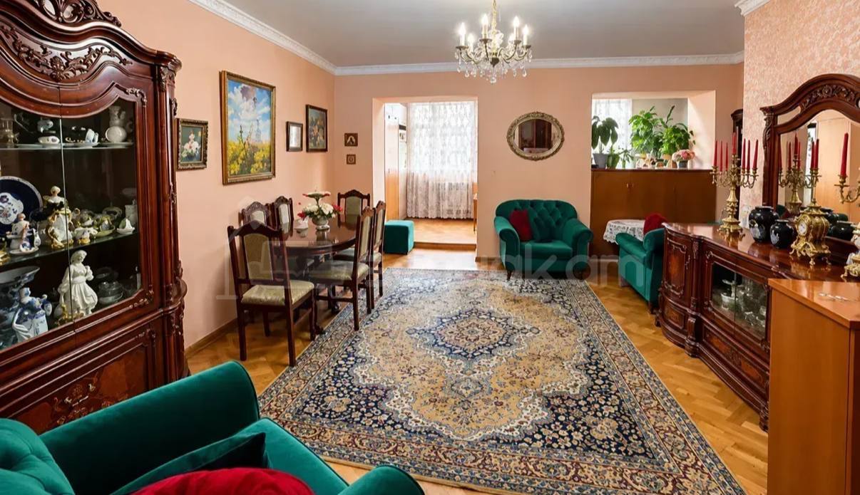 2 Սենյականոց Բնակարան Քարե Շենքում, 56քմ, 3/5 հարկ, Կապիտալ Վերանորոգված, Կահավորված
