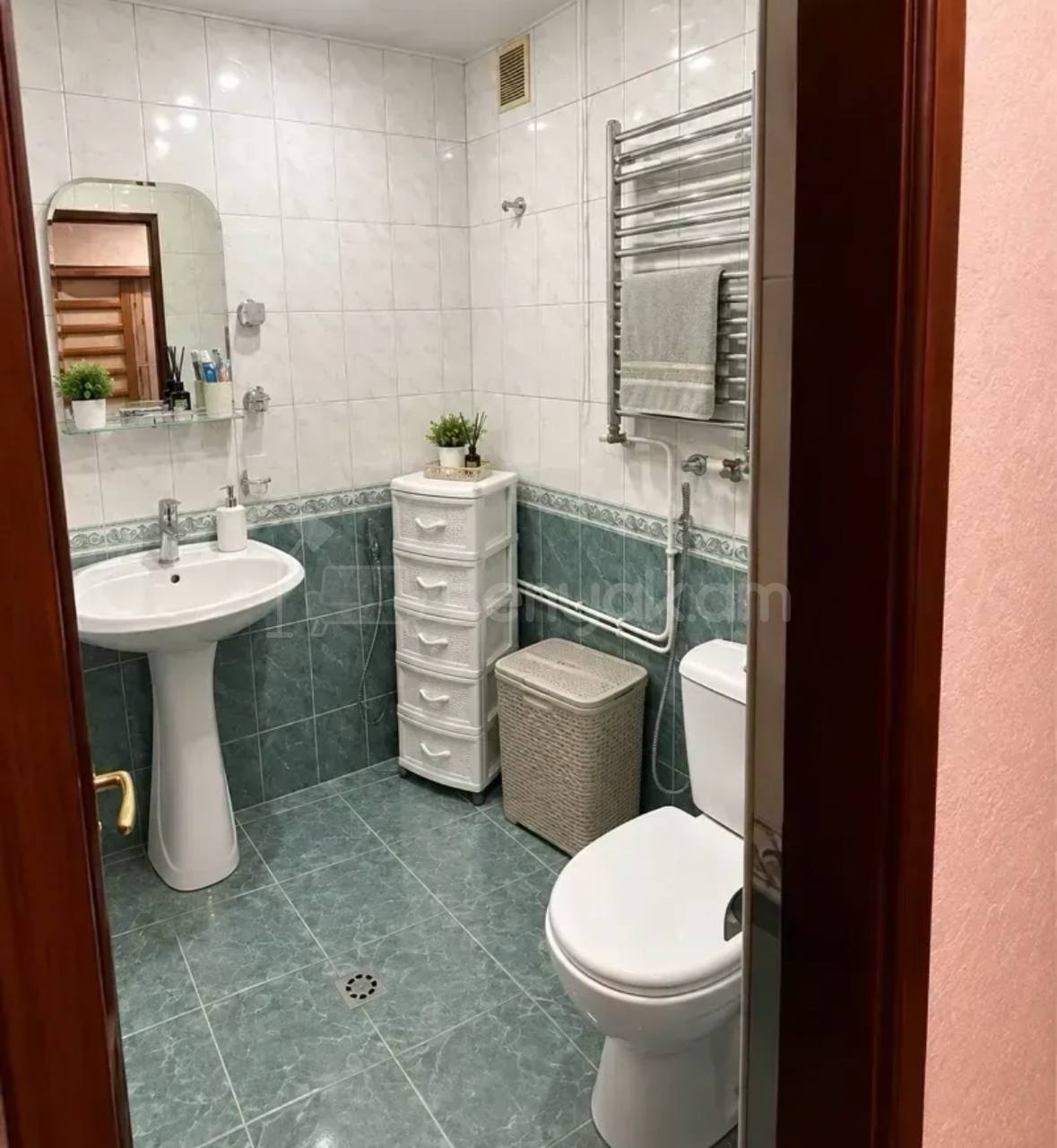 2 Սենյականոց Բնակարան Քարե Շենքում, 56քմ, 3/5 հարկ, Կապիտալ Վերանորոգված, Կահավորված