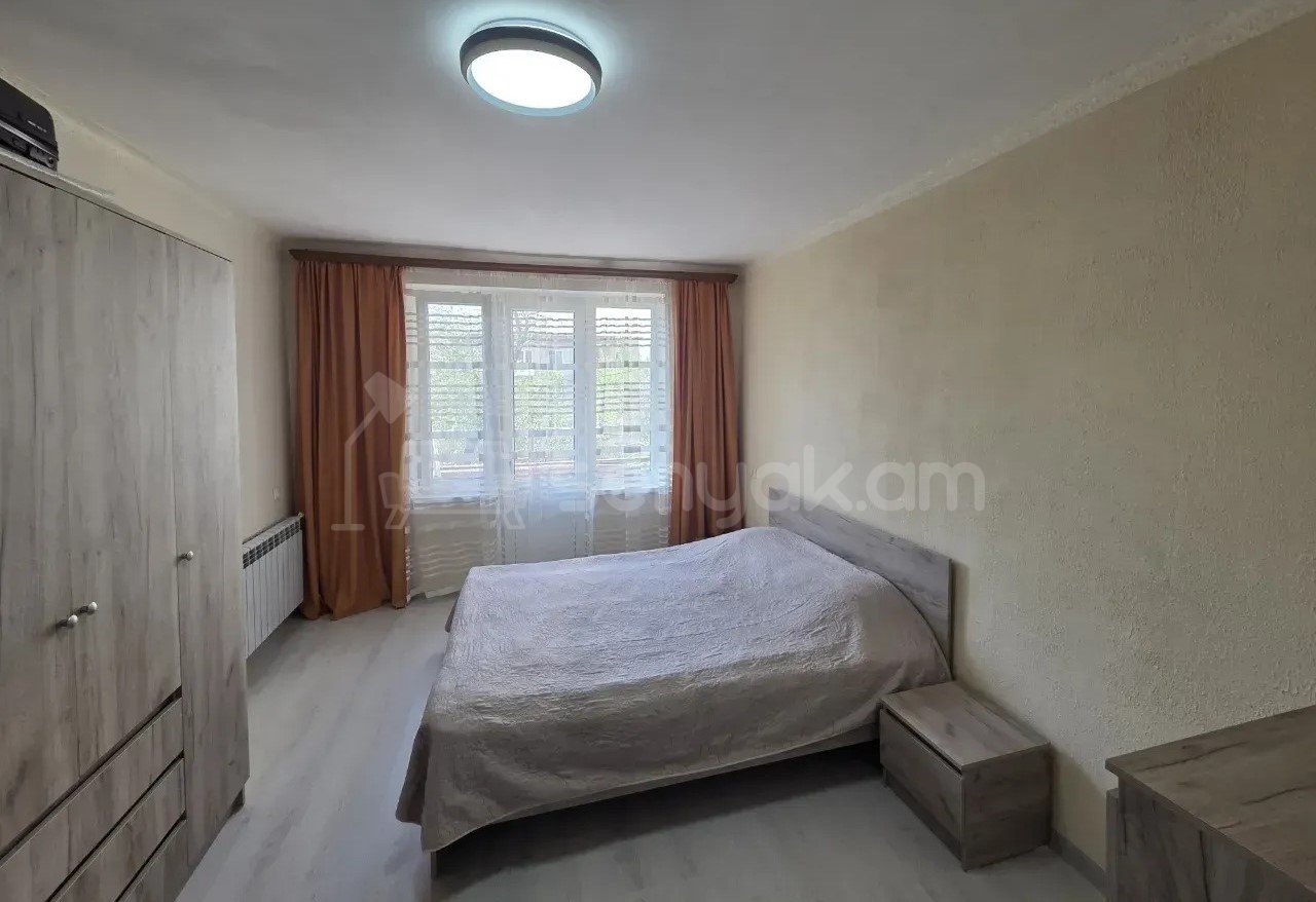 3 Սենյականոց Բնակարան, 74քմ, 2/4 հարկ, Նորմալ Վիճակում