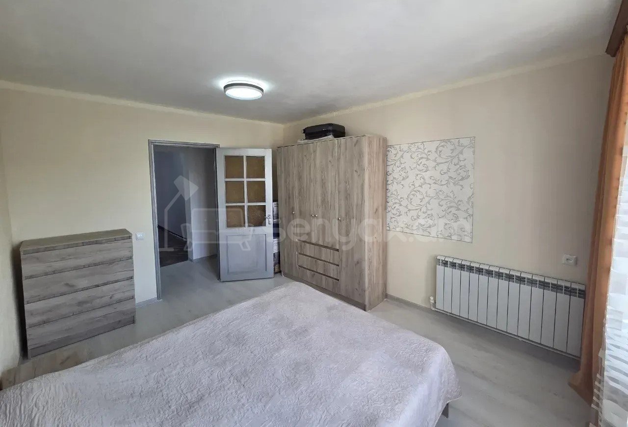3 Սենյականոց Բնակարան, 74քմ, 2/4 հարկ, Նորմալ Վիճակում