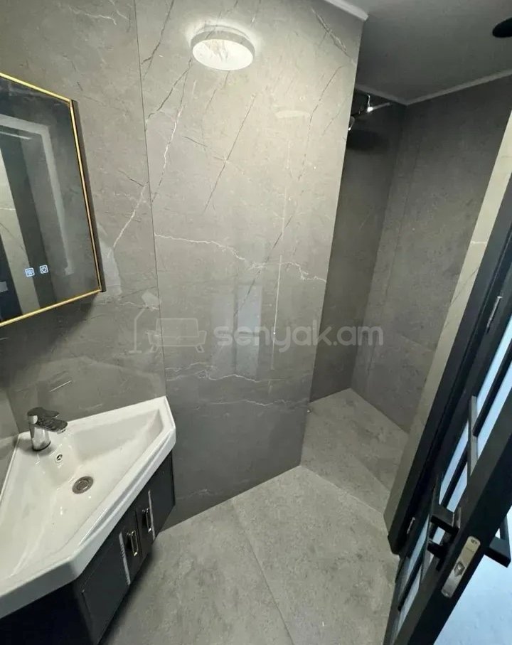 3 Սենյականոց Բնակարան, 50քմ, 2/14 հարկ, Կապիտալ Վերանորոգված