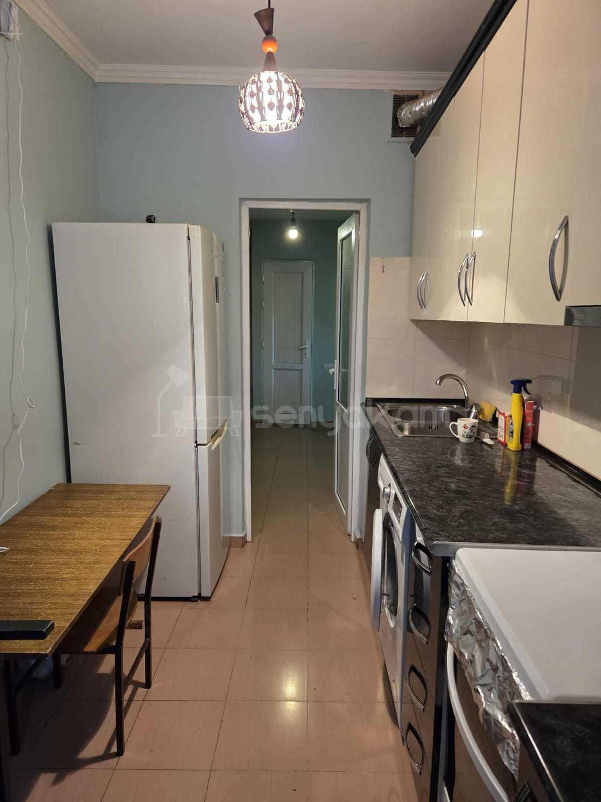 3 Սենյականոց Բնակարան, 80քմ, 1/14 հարկ, Նորմալ Վիճակում, Կահավորված