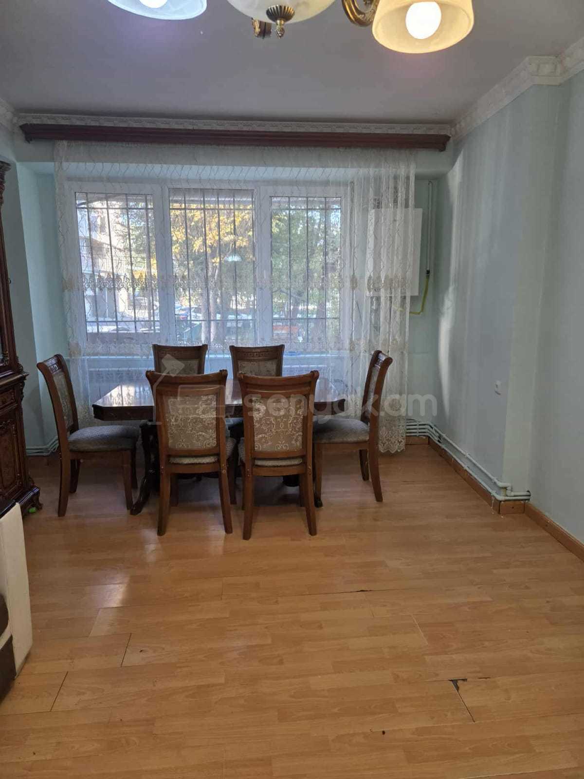 3 Սենյականոց Բնակարան, 80քմ, 1/14 հարկ, Նորմալ Վիճակում, Կահավորված
