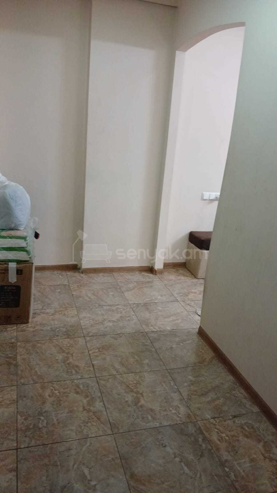 2 Սենյականոց Բնակարան Քարե Շենքում, 52քմ, 4/5 հարկ, Կոսմետիկ Վերանորոգված, Կահավորված, Արևկող