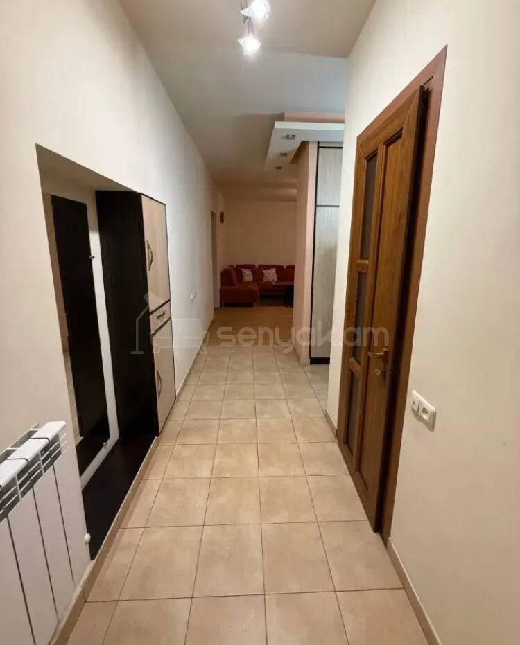 4 Սենյականոց Բնակարան Քարե Շենքում, 98քմ, 3/5 հարկ, Կոսմետիկ Վերանորոգված, Կահավորված