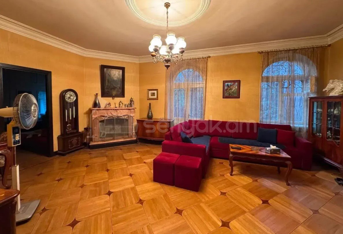 3 Սենյականոց Բնակարան Քարե Շենքում, 110քմ, 2/3 հարկ, Կոսմետիկ Վերանորոգված