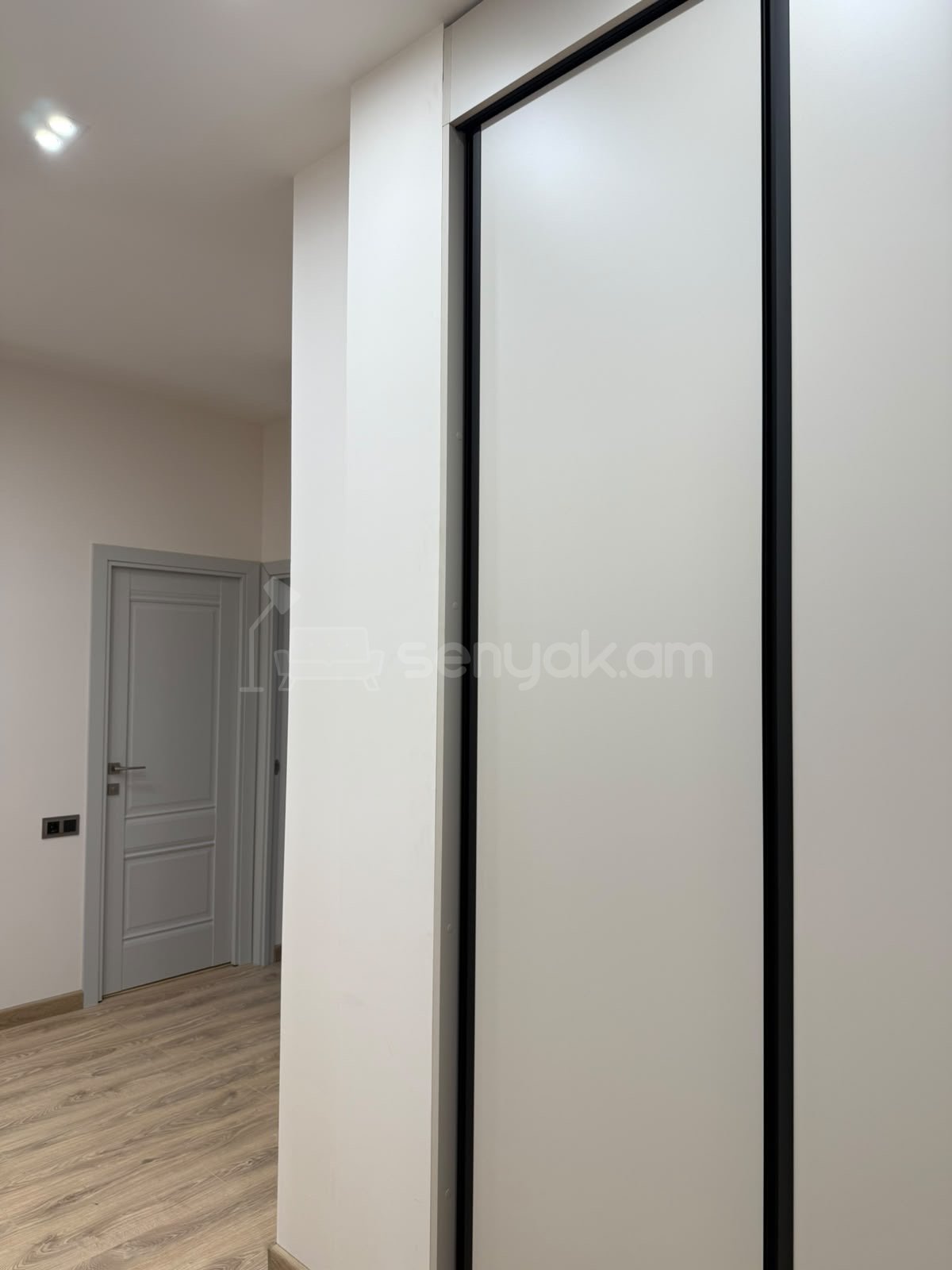 3 Սենյականոց Բնակարան Նորակառույցում, 90քմ, 3/13 հարկ, Կապիտալ Վերանորոգված, Կահավորված, Արևկող