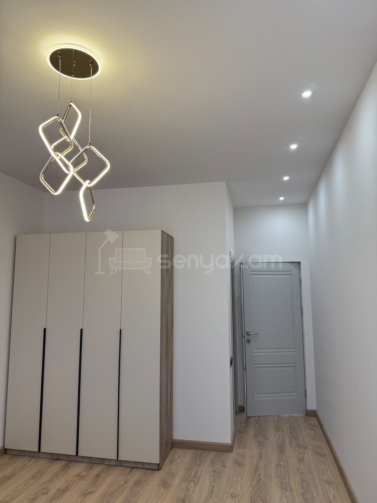 3 Սենյականոց Բնակարան Նորակառույցում, 90քմ, 3/13 հարկ, Կապիտալ Վերանորոգված, Կահավորված, Արևկող