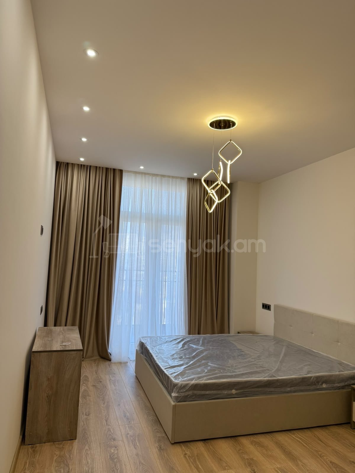 3 Սենյականոց Բնակարան Նորակառույցում, 90քմ, 9/13 հարկ, Կապիտալ Վերանորոգված, Կահավորված, Արևկող