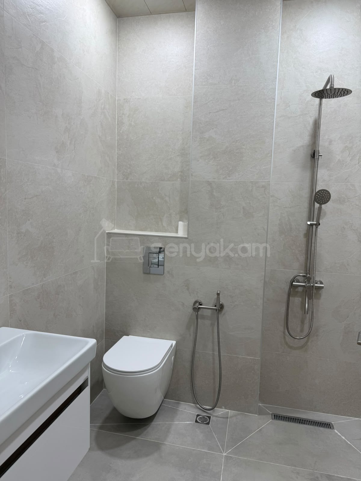 3 Սենյականոց Բնակարան Նորակառույցում, 90քմ, 9/13 հարկ, Կապիտալ Վերանորոգված, Կահավորված, Արևկող