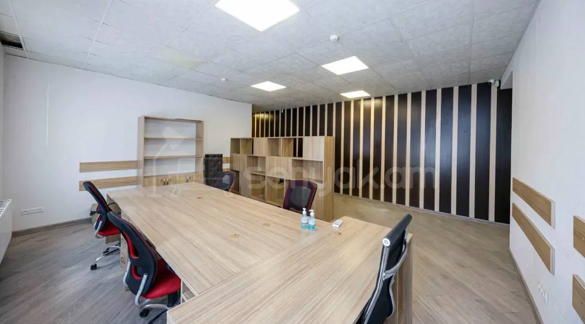 Օֆիսային Տարածք, 200քմ, Կապիտալ Վերանորոգված