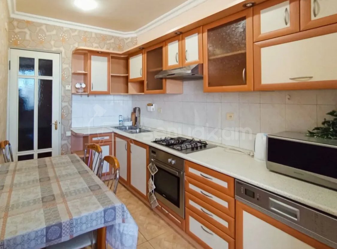 4 Սենյականոց Բնակարան, 100քմ, 7/8 հարկ, Կապիտալ Վերանորոգված, Կահավորված