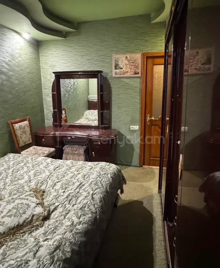 4 Սենյականոց Բնակարան, 90քմ, 7/9 հարկ, Պետական Վիճակում, Կահավորված, Արևկող