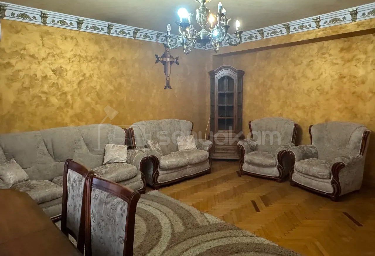 4 Սենյականոց Բնակարան, 90քմ, 7/9 հարկ, Պետական Վիճակում, Կահավորված, Արևկող