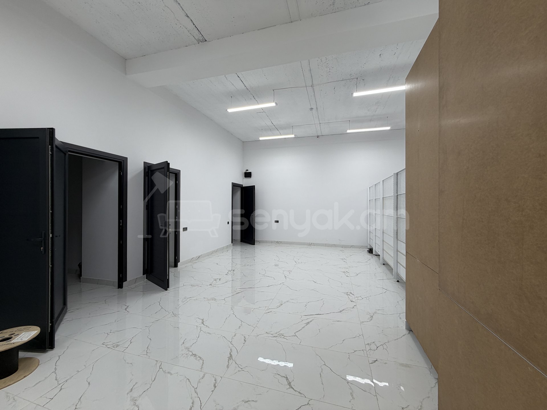 Առևտրի Տարածք, 335քմ, Կապիտալ Վերանորոգված