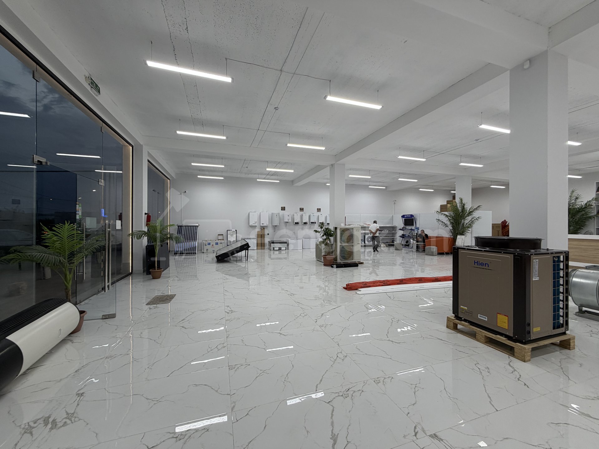 Առևտրի Տարածք, 335քմ, Կապիտալ Վերանորոգված