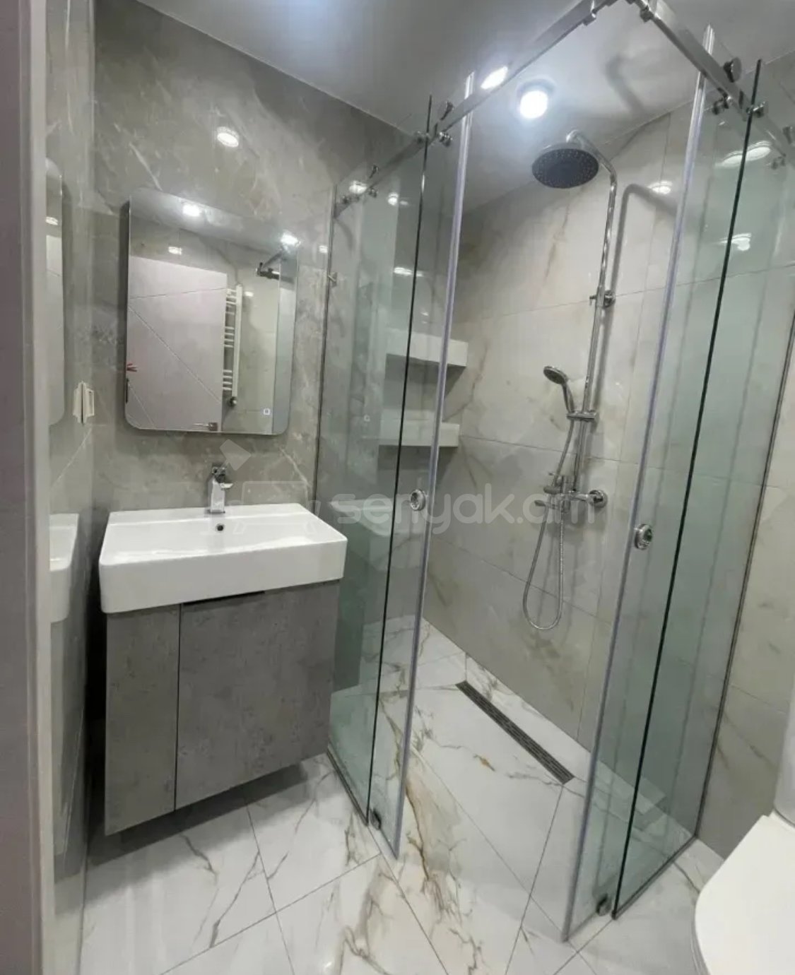 2 Սենյականոց Բնակարան, 46քմ, 3/9 հարկ, Կապիտալ Վերանորոգված, Կահավորված