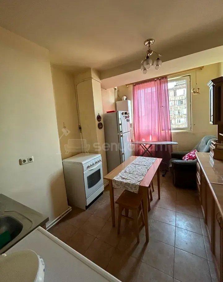 3 Սենյականոց Բնակարան, 51քմ, 10/13 հարկ, Նորմալ Վիճակում