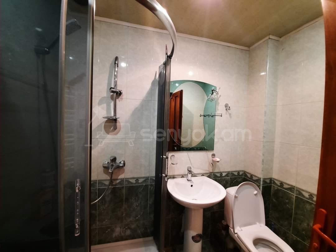 2 Սենյականոց Բնակարան Քարե Շենքում, 52քմ, 4/5 հարկ, Դիզայներական Վերանորոգված, Կահավորված, Արևկող