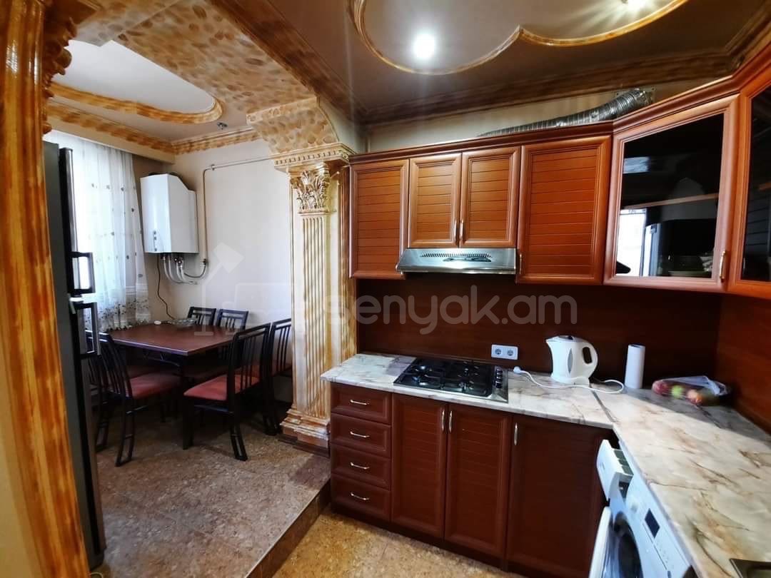 2 Սենյականոց Բնակարան Քարե Շենքում, 52քմ, 4/5 հարկ, Դիզայներական Վերանորոգված, Կահավորված, Արևկող
