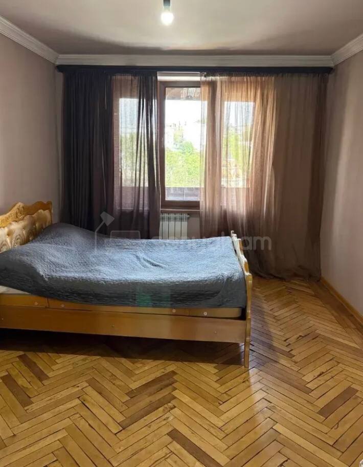 3 Սենյականոց Բնակարան Քարե Շենքում, 81քմ, 5/5 հարկ, Կոսմետիկ Վերանորոգված