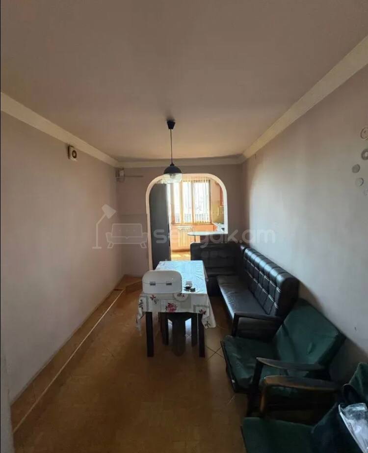 3 Սենյականոց Բնակարան Քարե Շենքում, 81քմ, 5/5 հարկ, Կոսմետիկ Վերանորոգված