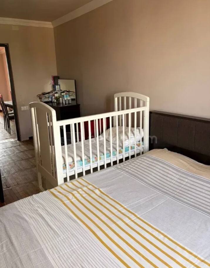 3 Սենյականոց Բնակարան Քարե Շենքում, 81քմ, 5/5 հարկ, Կոսմետիկ Վերանորոգված