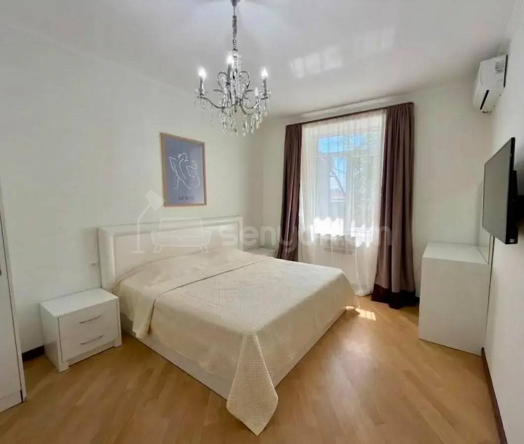 3 Սենյականոց Բնակարան Քարե Շենքում, 83քմ, 2/5 հարկ, Կապիտալ Վերանորոգված
