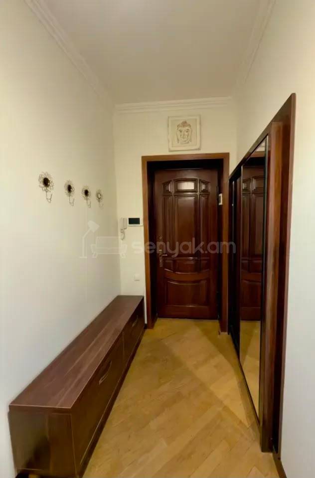3 Սենյականոց Բնակարան Քարե Շենքում, 83քմ, 2/5 հարկ, Կապիտալ Վերանորոգված