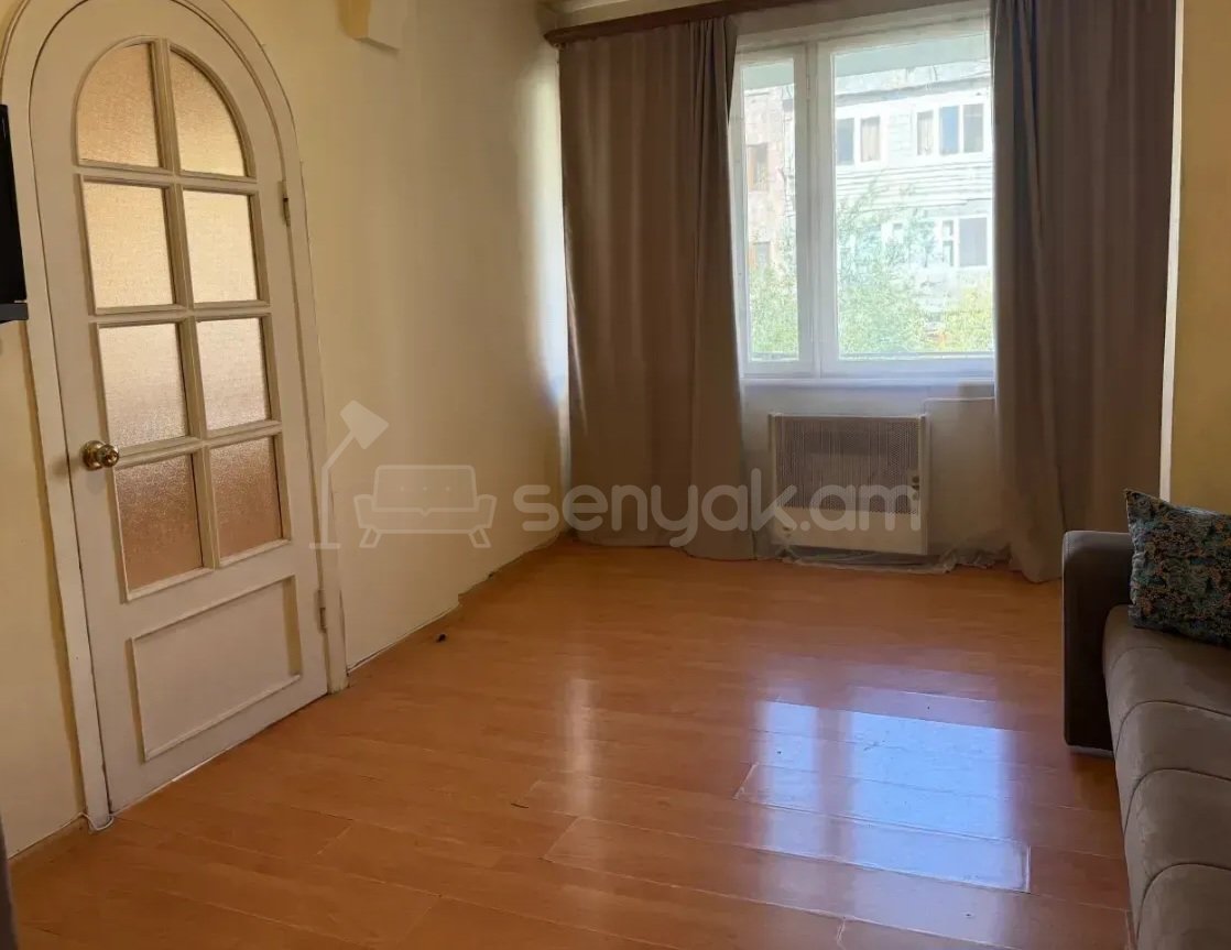 3 Սենյականոց Բնակարան Քարե Շենքում, 73քմ, 4/5 հարկ, Կոսմետիկ Վերանորոգված