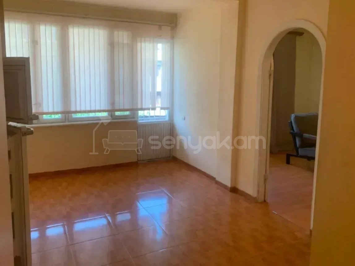 3 Սենյականոց Բնակարան Քարե Շենքում, 73քմ, 4/5 հարկ, Կոսմետիկ Վերանորոգված
