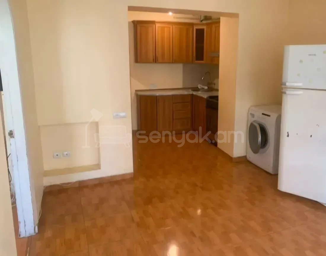 3 Սենյականոց Բնակարան Քարե Շենքում, 73քմ, 4/5 հարկ, Կոսմետիկ Վերանորոգված