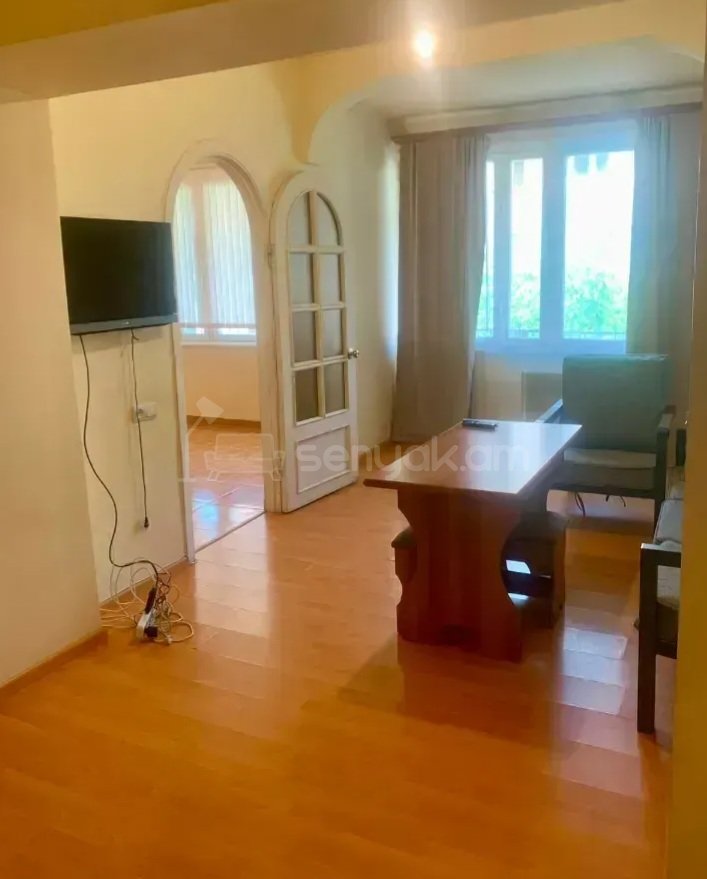 3 Սենյականոց Բնակարան Քարե Շենքում, 73քմ, 4/5 հարկ, Կոսմետիկ Վերանորոգված