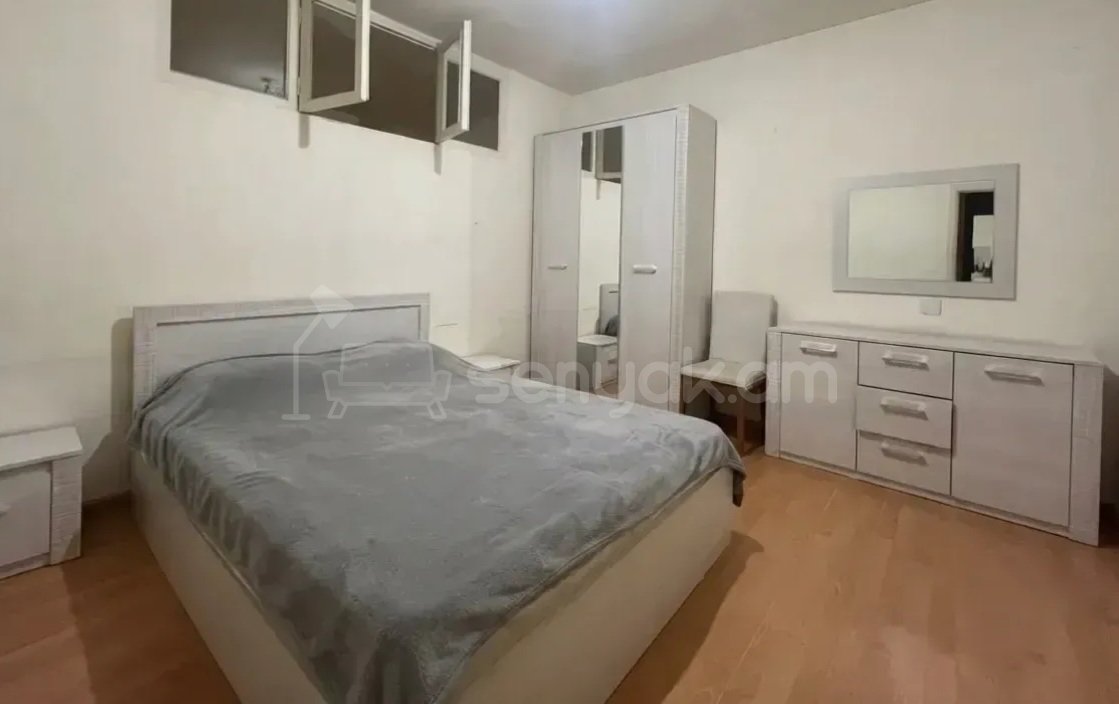 3 Սենյականոց Բնակարան Քարե Շենքում, 73քմ, 4/5 հարկ, Կոսմետիկ Վերանորոգված