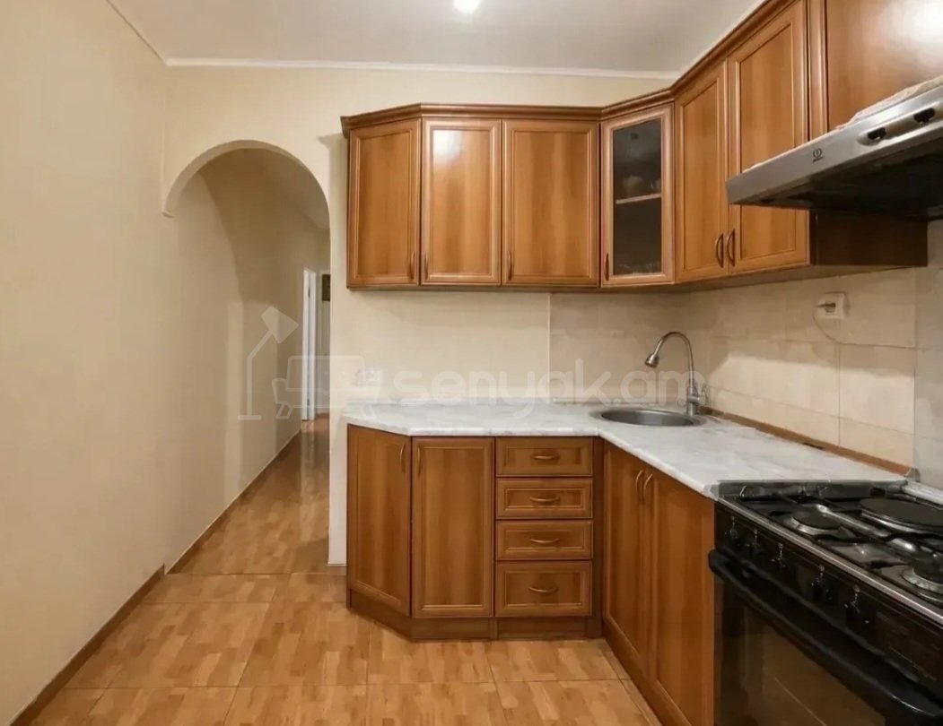3 Սենյականոց Բնակարան Քարե Շենքում, 73քմ, 4/5 հարկ, Կոսմետիկ Վերանորոգված