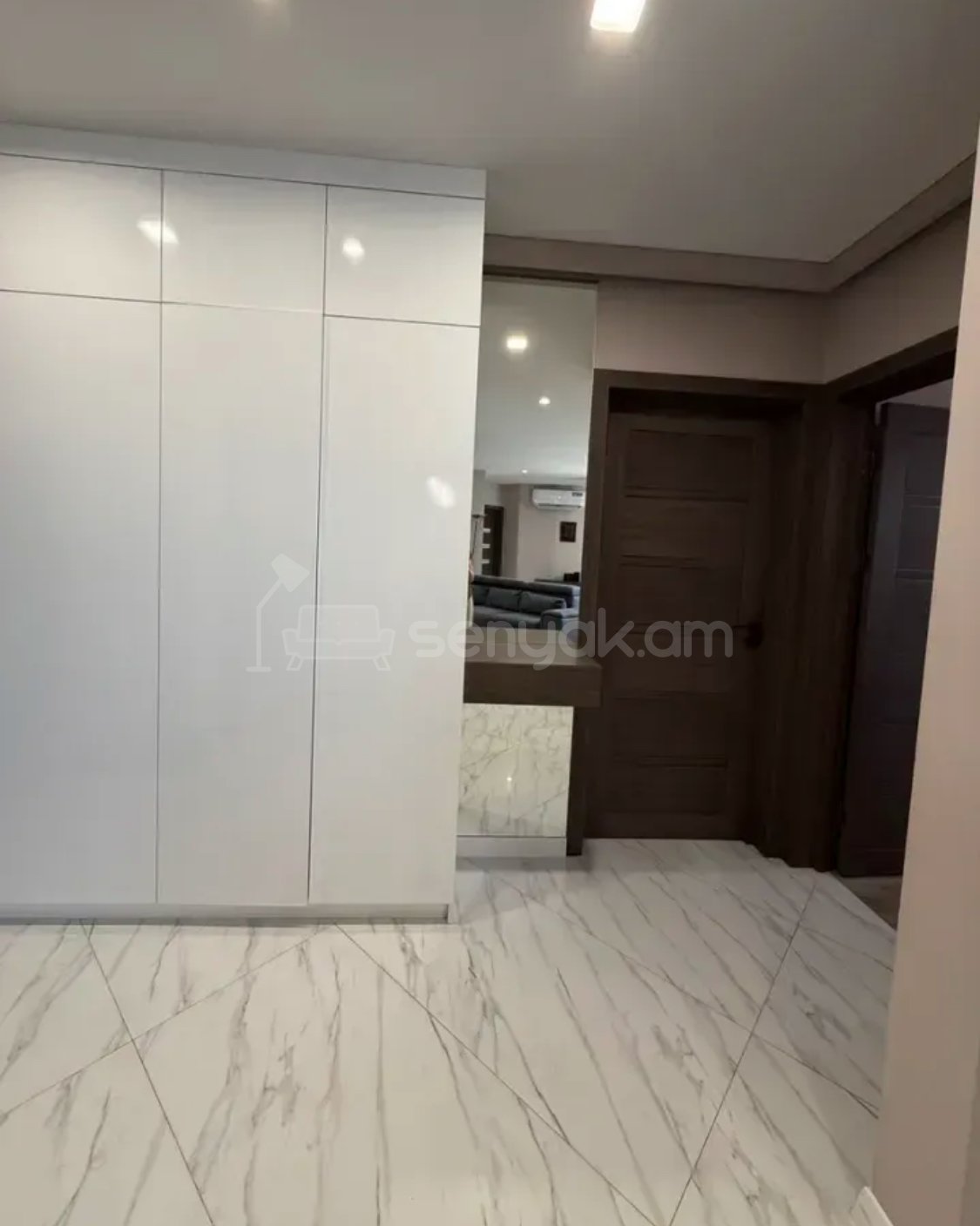 4 Սենյականոց Բնակարան Նորակառույցում, 100քմ, 8/12 հարկ, Կապիտալ Վերանորոգված