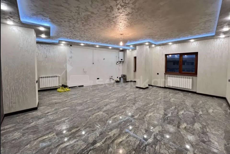 2 Սենյականոց Բնակարան Քարե Շենքում, 60քմ, 5/5 հարկ, Կապիտալ Վերանորոգված