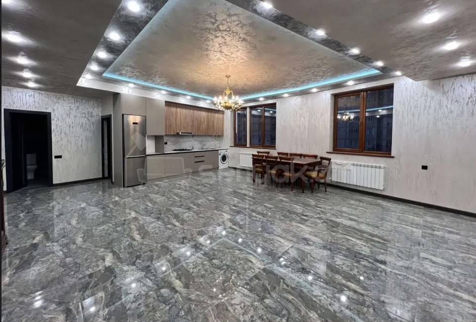 2 Սենյականոց Բնակարան Քարե Շենքում, 72քմ, 5/5 հարկ, Կապիտալ Վերանորոգված