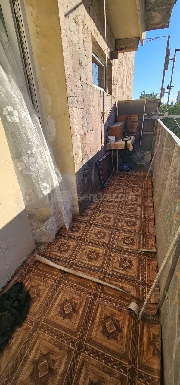3 Սենյականոց Բնակարան Քարե Շենքում, 67քմ, 3/5 հարկ, Նորմալ Վիճակում