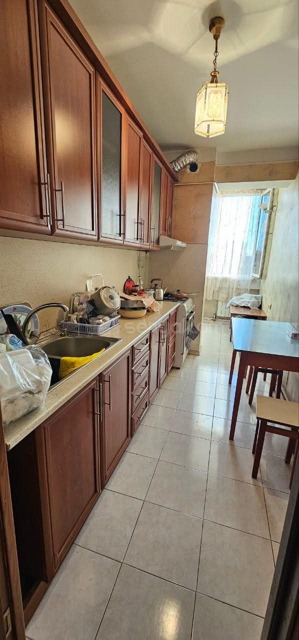 3 Սենյականոց Բնակարան Քարե Շենքում, 67քմ, 3/5 հարկ, Նորմալ Վիճակում
