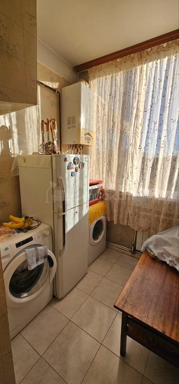 3 Սենյականոց Բնակարան Քարե Շենքում, 67քմ, 3/5 հարկ, Նորմալ Վիճակում