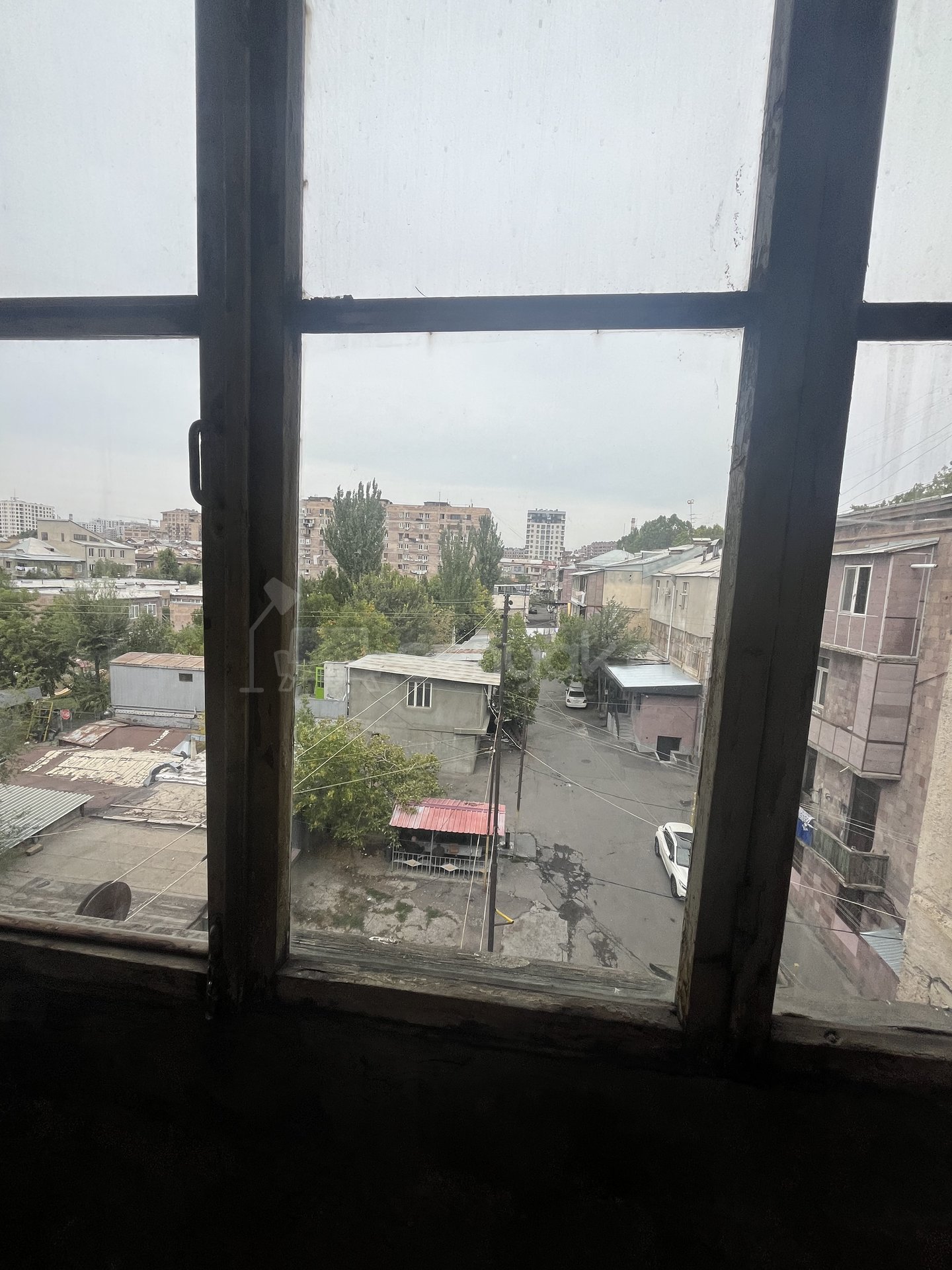 2 Սենյականոց Բնակարան Քարե Շենքում, 61քմ, 4/4 հարկ, Պետական Վիճակում
