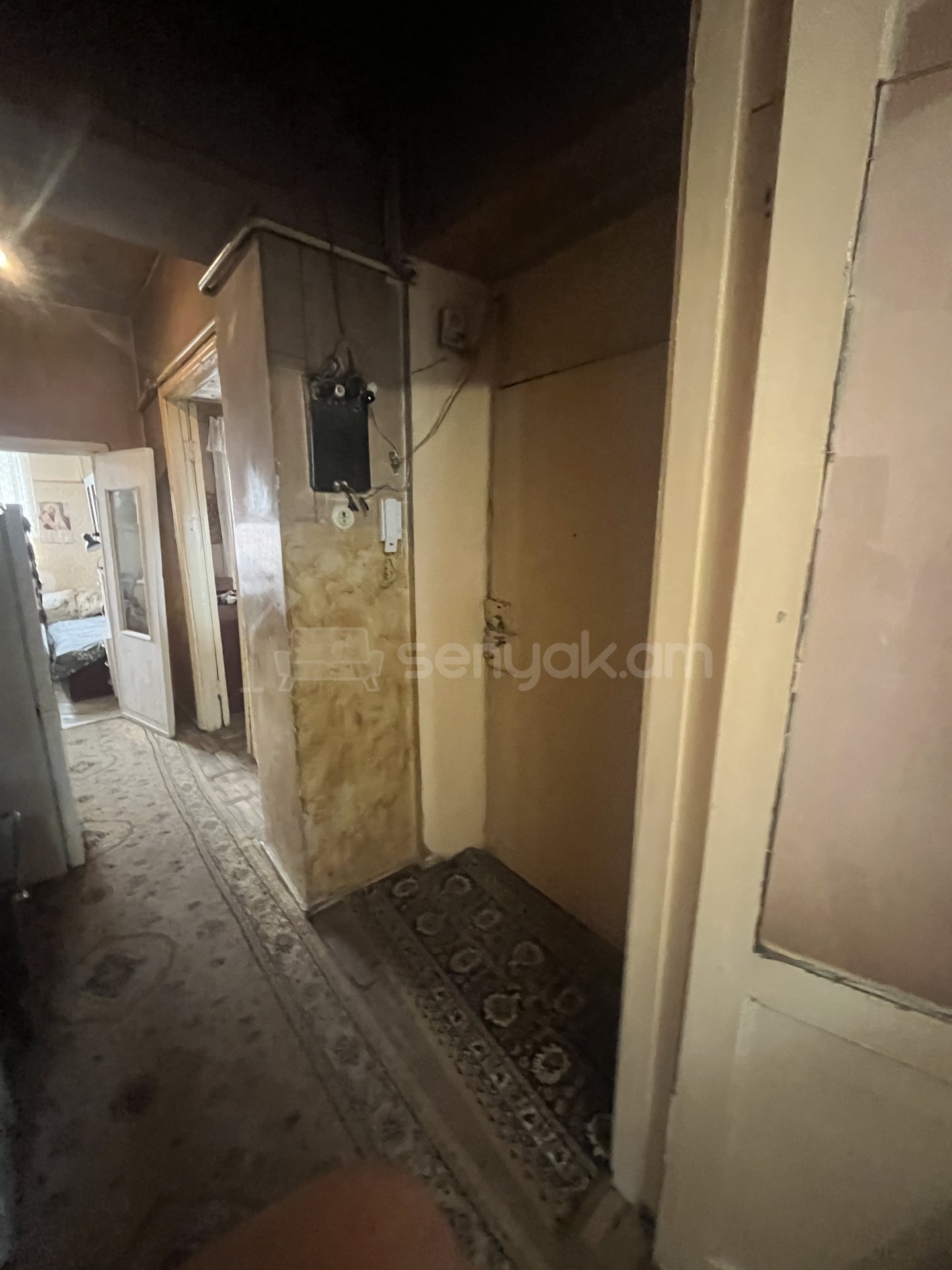 2 Սենյականոց Բնակարան Քարե Շենքում, 61քմ, 4/4 հարկ, Պետական Վիճակում