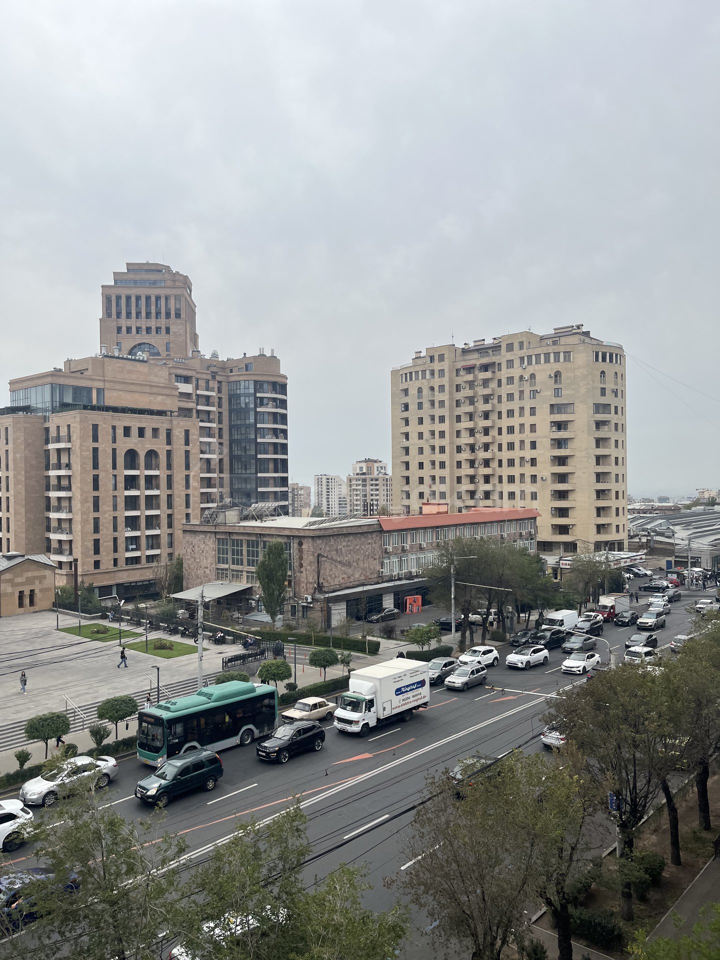 2 Սենյականոց Բնակարան Քարե Շենքում, 61քմ, 4/4 հարկ, Պետական Վիճակում
