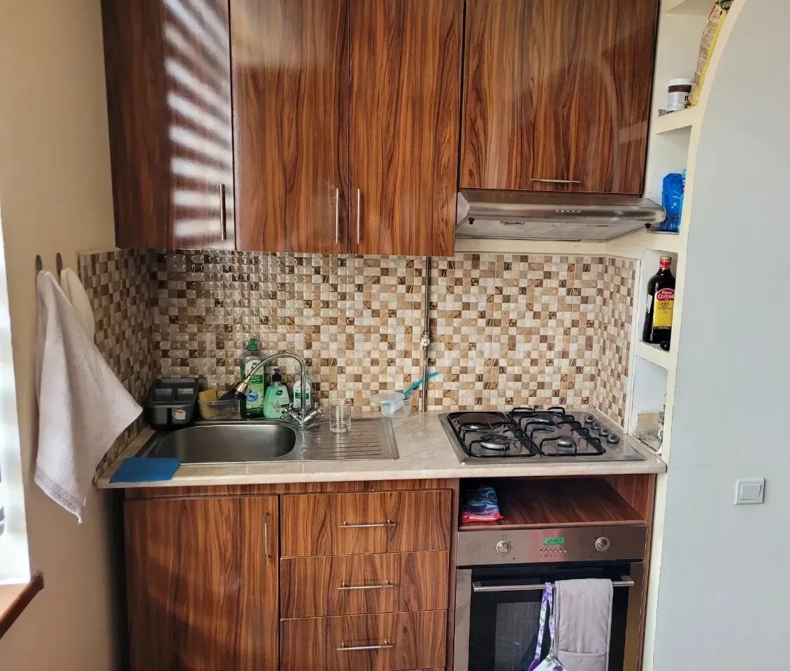 2 Սենյականոց Բնակարան Քարե Շենքում, 45քմ, 5/5 հարկ, Նորմալ Վիճակում