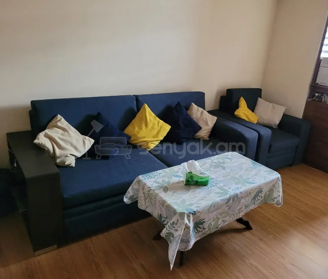 2 Սենյականոց Բնակարան Քարե Շենքում, 45քմ, 5/5 հարկ, Նորմալ Վիճակում