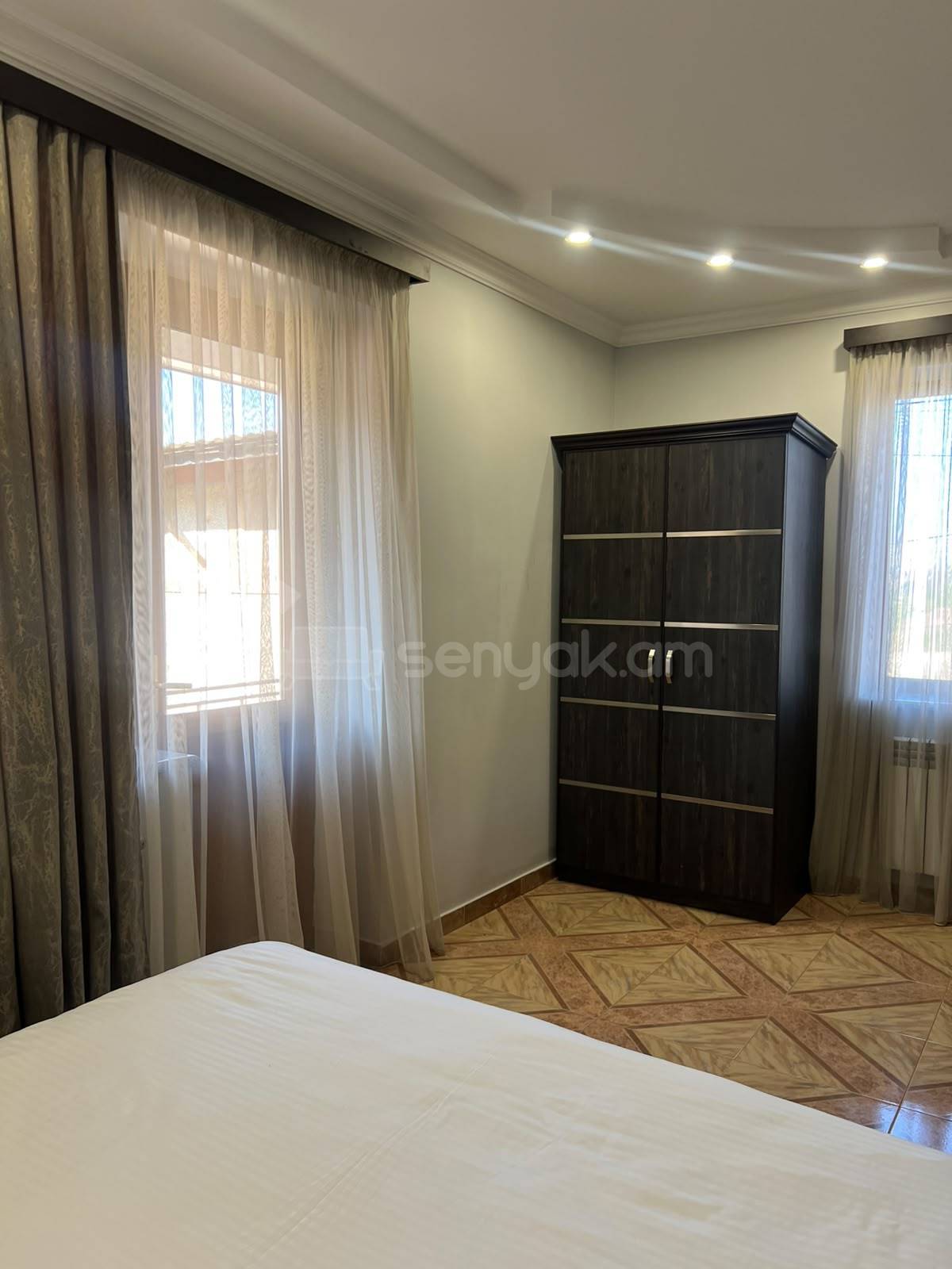 5 Սենյականոց Շքեղ Առանձնատուն, 450քմ, Լողավազանով
